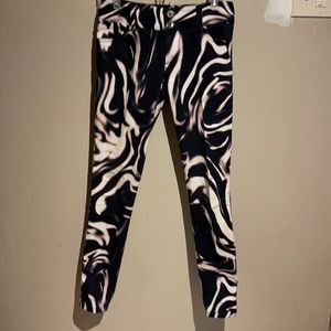 Alice and Olivia black and white size 6 pants